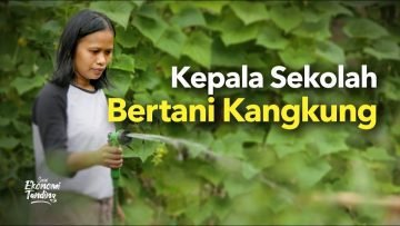 Kepala Sekolah Bertani Kangkung